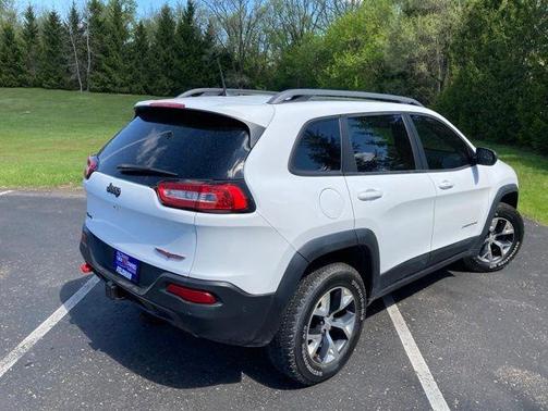 Bright White Clearcoat 2018 Jeep Cherokee Trailhawk