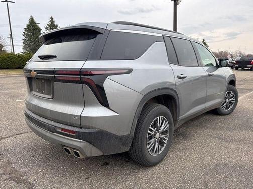 Sterling Gray Metallic 2024 Chevrolet Traverse LT