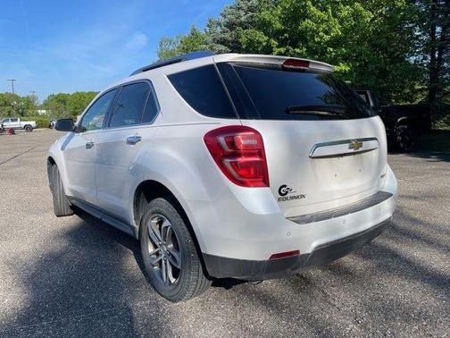 Iridescent Pearl Tricoat 2017 Chevrolet Equinox Premier