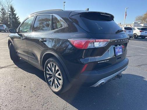 2022 Ford Escape Titanium Hybrid