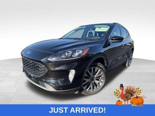 2022 Ford Escape Titanium Hybrid