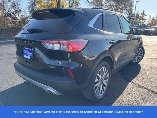 2022 Ford Escape Titanium Hybrid
