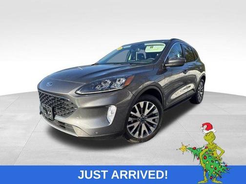 2022 Ford Escape Titanium Hybrid