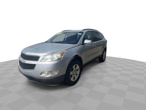Silver Ice Metallic 2011 Chevrolet Traverse LT