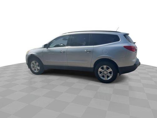 Silver Ice Metallic 2011 Chevrolet Traverse LT