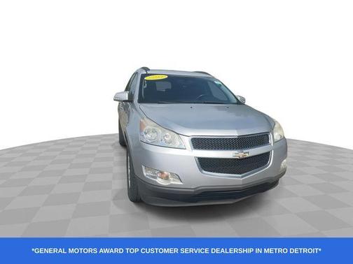 Silver Ice Metallic 2011 Chevrolet Traverse LT