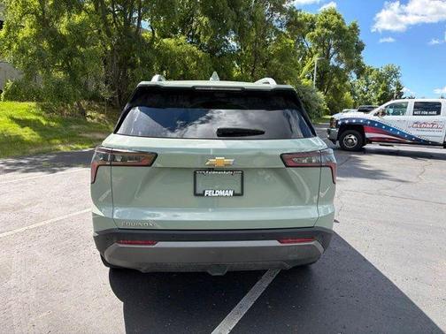 Green 2025 Chevrolet Equinox LT