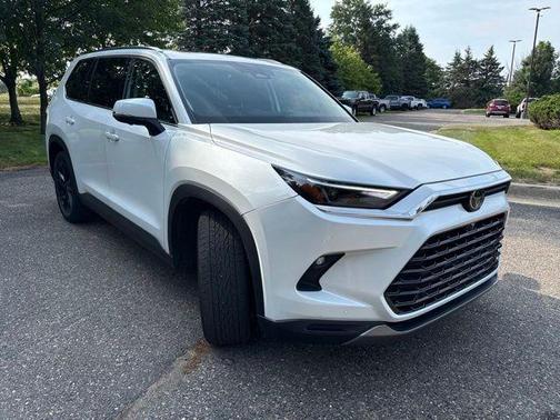 Pearl 2025 Toyota Grand Highlander