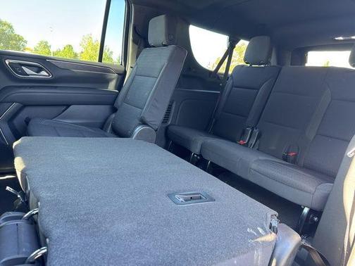 2022 Chevrolet Suburban LS