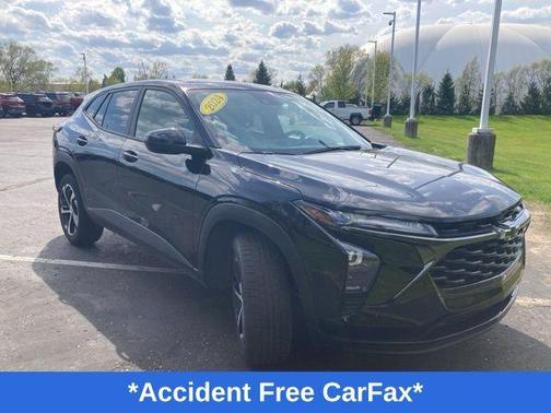 Mosaic Black Metallic 2024 Chevrolet Trax 1RS