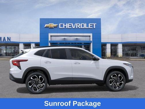 Summit White 2026 Chevrolet Trax 2RS