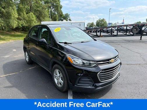 Mosaic Black Metallic 2020 Chevrolet Trax LS