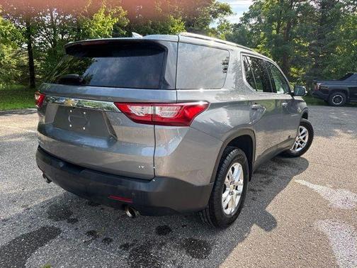 Satin Steel Metallic 2019 Chevrolet Traverse LT Cloth