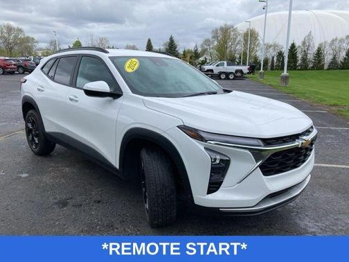 Summit White 2025 Chevrolet Trax LT
