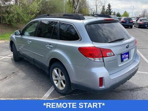 Ice Silver Metallic 2013 Subaru Outback 2.5i Limited