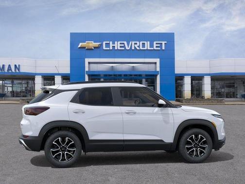 Iridescent Pearl Tricoat 2026 Chevrolet Trailblazer ACTIV