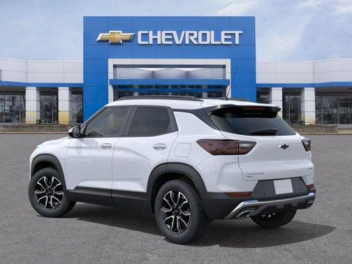 Iridescent Pearl Tricoat 2026 Chevrolet Trailblazer ACTIV