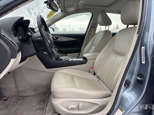 2015 INFINITI Q50 Premium