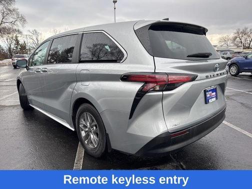 2021 Toyota Sienna XLE
