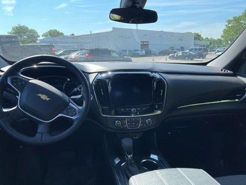 Black Cherry Metallic 2023 Chevrolet Traverse LT Cloth