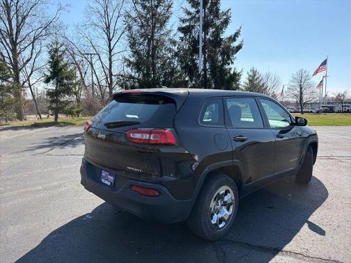 2016 Jeep Cherokee Sport