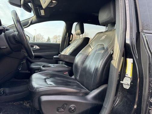 2020 Chrysler Pacifica Touring-L Plus