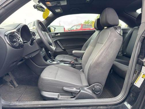2014 Volkswagen Beetle Auto 1.8T Entry