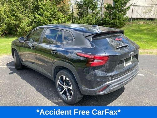 Mosaic Black Metallic 2024 Chevrolet Trax 1RS