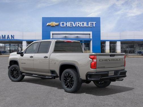 White Sand 2026 Chevrolet Silverado 2500 Custom
