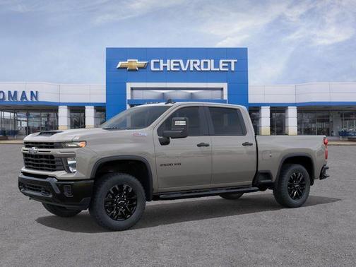 White Sand 2026 Chevrolet Silverado 2500 Custom