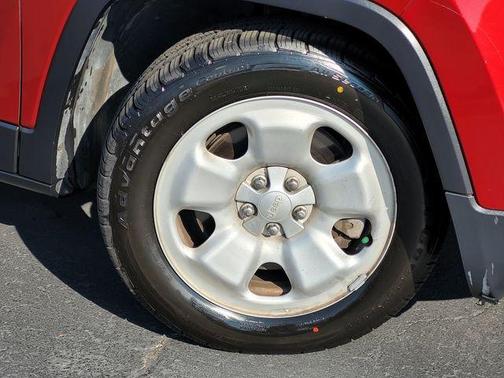 2017 Jeep Cherokee Sport