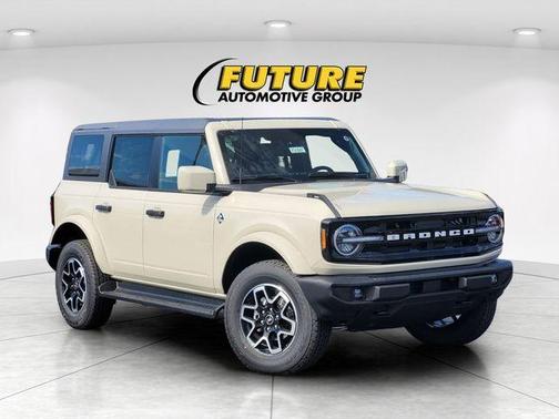 Beige 2026 Ford Bronco Outer Banks