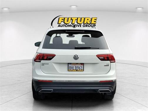 2018 Volkswagen Tiguan 2.0T SEL Premium