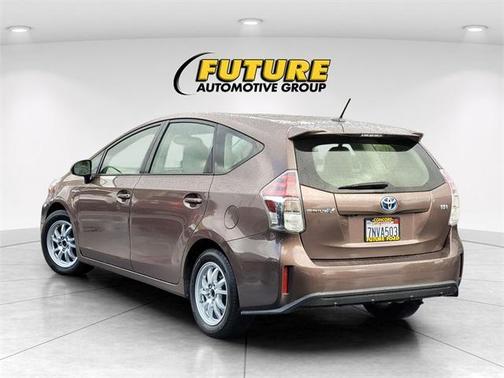 2016 Toyota Prius v Five