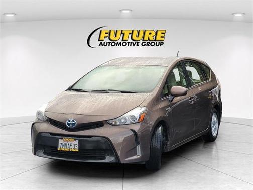 2016 Toyota Prius v Five