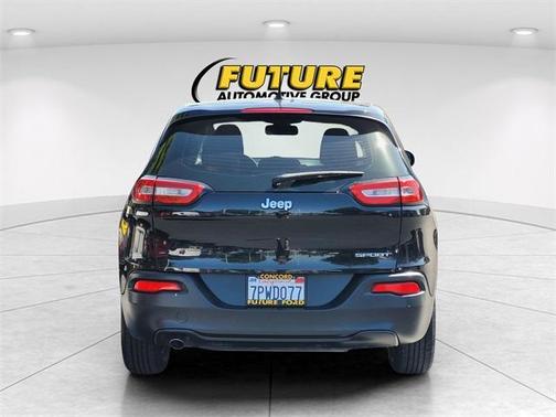 2016 Jeep Cherokee Sport
