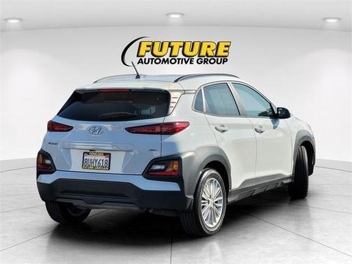 2021 Hyundai KONA SEL