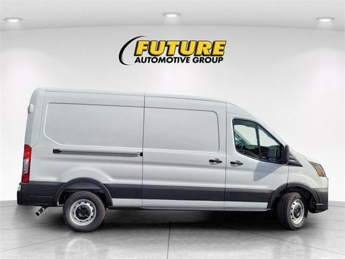 2025 Ford Transit-250 148 WB Medium Roof Cargo