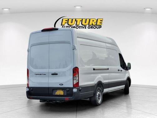 2026 Ford Transit-250 148 WB Medium Roof Cargo