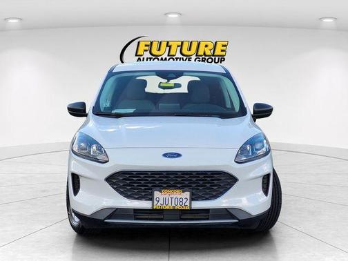 Oxford White 2022 Ford Escape SE