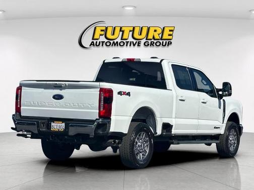 OXFORD WHITE 2026 Ford F-250 LARIAT