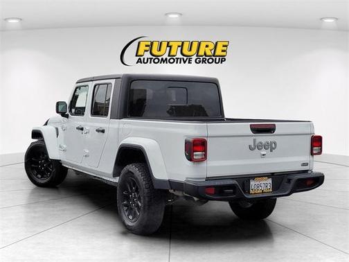 2023 Jeep Gladiator Overland