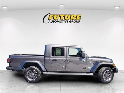 2022 Jeep Gladiator Overland