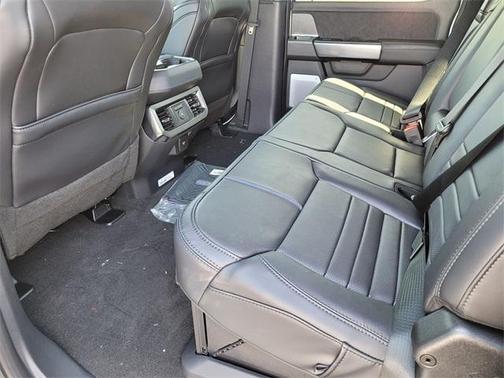 2025 Ford F-250 Platinum
