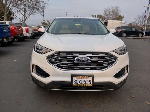 Photo 2 of 3 of 2019 Ford Edge SEL