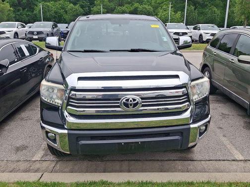 Black 2017 Toyota Tundra SR5