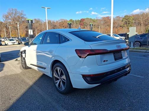 2024 Audi Q8 e-tron Premium Plus