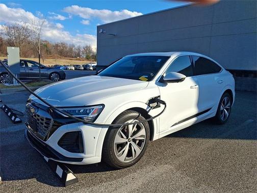 2024 Audi Q8 e-tron Premium Plus