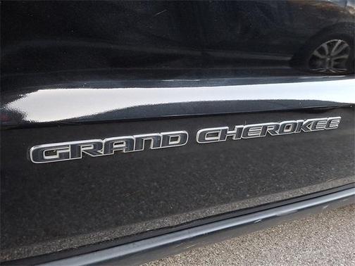 2020 Jeep Grand Cherokee Laredo