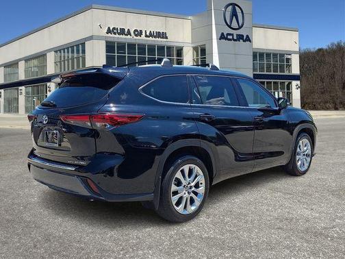Midnight Black Metallic 2023 Toyota Highlander Limited